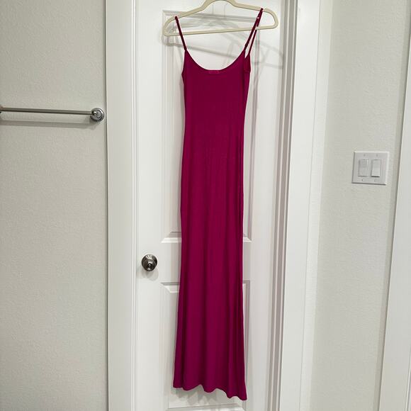 RARE SKIMS SOFT LOUNGE SHIMMER LONG SLIP DRESS IN FUSCHIA SIZE LARGE - Picture 4 of 7